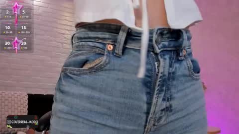 Gia Ferrera online show from October 18, 2025, 7:25 pm