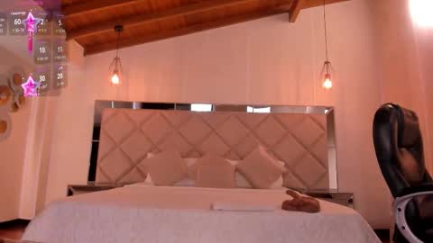 Gia Ferrera online show from December 5, 2025, 7:21 pm