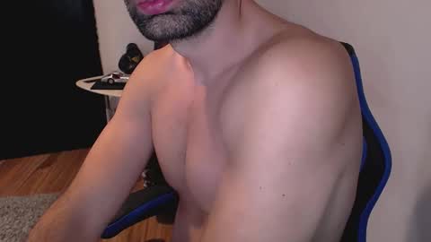 Snapshot of gianni_lion chatting on October 17, 2025, 7:05 pm Gianni online show from October 17, 2025, 7:05 pm