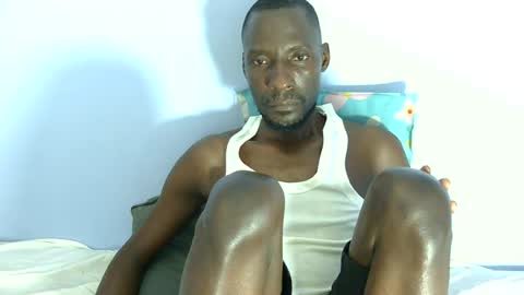 Snapshot of giant_couple chatting on July 4, 2026, 8:59 pm giant_couple online show from July 4, 2026, 8:59 pm