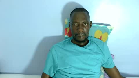 Snapshot of giant_couple chatting on July 16, 2026, 6:47 pm giant_couple online show from July 16, 2026, 6:47 pm