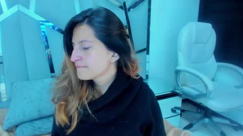 Snapshot of giaroussel chatting on December 30, 2024, 2:51 pm GiaRoussel online show from December 30, 2024, 2:51 pm