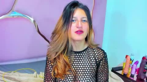 Snapshot of giaroussel chatting on December 31, 2024, 8:02 pm GiaRoussel online show from December 31, 2024, 8:02 pm