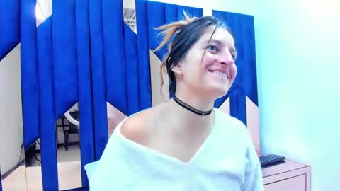 Snapshot of giaroussel chatting on January 4, 2025, 2:25 pm GiaRoussel online show from January 4, 2025, 2:25 pm