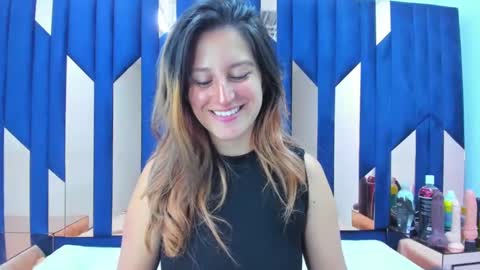 Snapshot of giaroussel chatting on January 5, 2025, 2:19 pm GiaRoussel online show from January 5, 2025, 2:19 pm