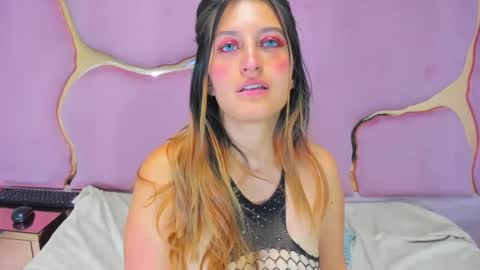 Snapshot of giaroussel chatting on January 9, 2025, 5:00 pm GiaRoussel online show from January 9, 2025, 5:00 pm