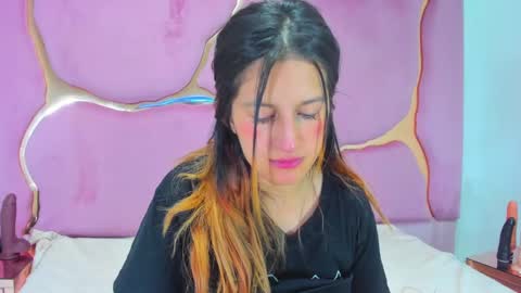 Snapshot of giaroussel chatting on January 12, 2025, 3:03 pm GiaRoussel online show from January 12, 2025, 3:03 pm