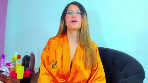 Snapshot of giaroussel chatting on January 17, 2025, 4:36 pm GiaRoussel online show from January 17, 2025, 4:36 pm