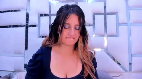 Snapshot of giaroussel chatting on January 28, 2025, 6:39 pm GiaRoussel online show from January 28, 2025, 6:39 pm