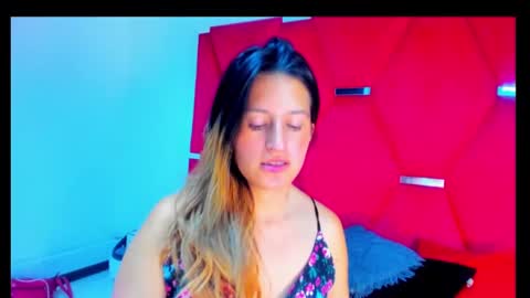 Snapshot of giaroussel chatting on January 31, 2025, 3:55 pm GiaRoussel online show from January 31, 2025, 3:55 pm