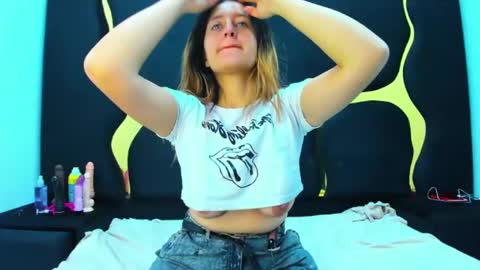 Snapshot of giaroussel chatting on February 2, 2025, 2:45 pm GiaRoussel online show from February 2, 2025, 2:45 pm