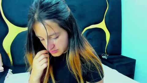 Snapshot of giaroussel chatting on February 4, 2025, 1:48 pm GiaRoussel online show from February 4, 2025, 1:48 pm