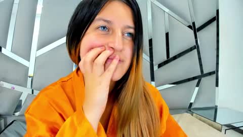 Snapshot of giaroussel chatting on February 9, 2025, 5:01 pm GiaRoussel online show from February 9, 2025, 5:01 pm