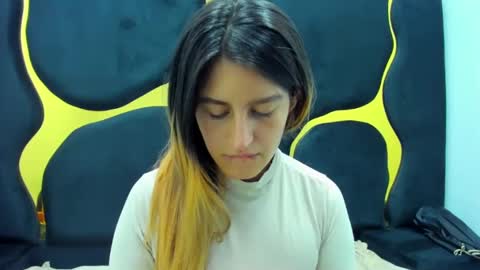 Snapshot of giaroussel chatting on February 12, 2025, 1:27 pm GiaRoussel online show from February 12, 2025, 1:27 pm