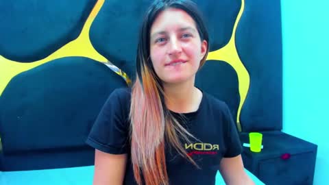 Snapshot of giaroussel chatting on February 25, 2025, 5:15 pm GiaRoussel online show from February 25, 2025, 5:15 pm