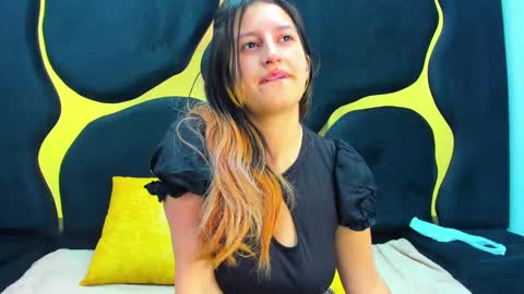 Snapshot of giaroussel chatting on March 8, 2025, 2:08 pm GiaRoussel online show from March 8, 2025, 2:08 pm