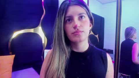 Snapshot of giaroussel chatting on September 16, 2025, 3:13 pm GiaRoussel online show from September 16, 2025, 3:13 pm