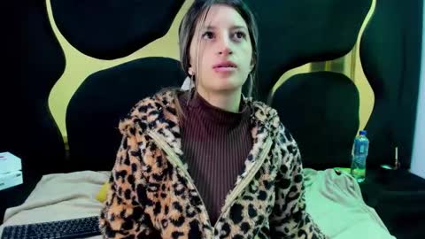 Snapshot of giaroussel chatting on October 20, 2025, 1:11 pm GiaRoussel online show from October 20, 2025, 1:11 pm