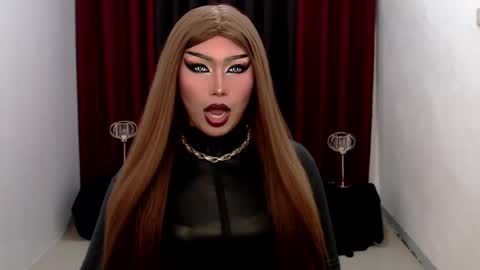 Snapshot of giaxxx01 chatting on January 12, 2025, 10:45 am Gia X online show from January 12, 2025, 10:45 am