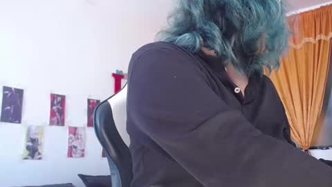 Snapshot of gigi_queens chatting on October 15, 2025, 3:23 pm gigi online show from October 15, 2025, 3:23 pm