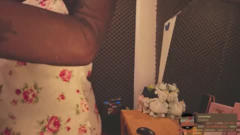 Snapshot of gigifontaine_ chatting on October 7, 2025, 8:39 pm Gigi independet model P online show from October 7, 2025, 8:39 pm