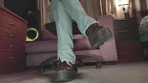 Snapshot of gigifontaine_ chatting on October 26, 2025, 12:16 am Gigi independet model P online show from October 26, 2025, 12:16 am