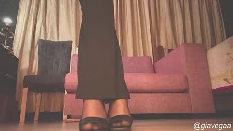 Snapshot of gigifontaine_ chatting on December 3, 2025, 9:57 pm Gigi independet model P online show from December 3, 2025, 9:57 pm