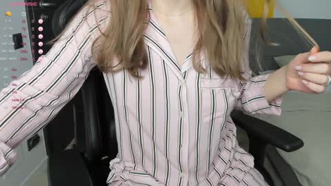 Snapshot of gigihadd chatting on December 31, 2024, 7:18 pm gigihadd online show from December 31, 2024, 7:18 pm