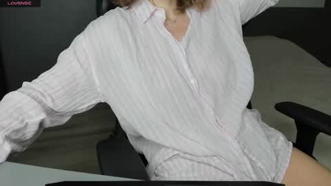 Snapshot of gigihadd chatting on December 1, 2025, 11:15 am gigihadd online show from December 1, 2025, 11:15 am