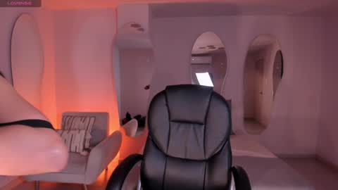 GIGI online show from December 22, 2024, 11:54 am