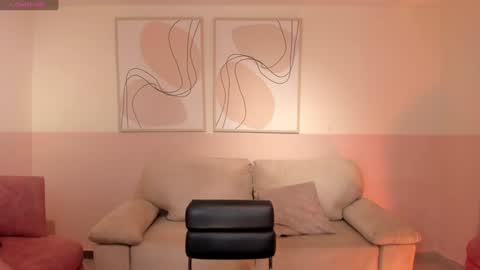 GIGI online show from December 30, 2024, 7:32 pm