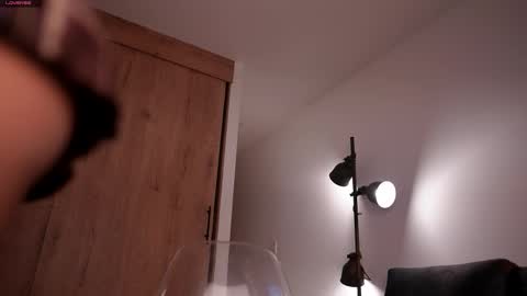 GIGI online show from November 22, 2025, 11:26 pm