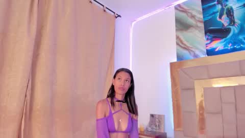 Gigi online show from October 25, 2025, 1:24 am