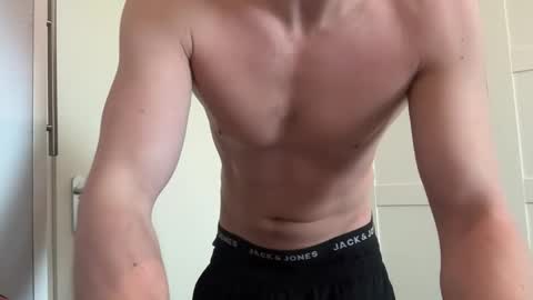 Snapshot of gigolo_amsterdam chatting on February 17, 2026, 11:40 am gigolo amsterdam023 online show from February 17, 2026, 11:40 am