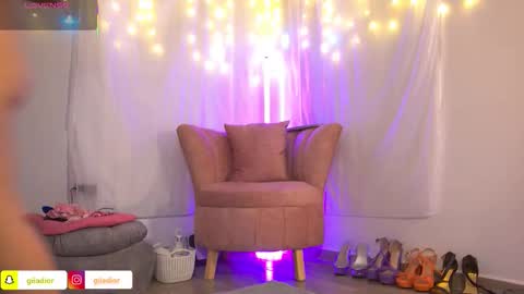 Snapshot of giiadior1 chatting on October 27, 2025, 11:58 am GiiaDior online show from October 27, 2025, 11:58 am