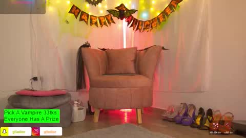 Snapshot of giiadior1 chatting on October 29, 2025, 12:07 pm GiiaDior online show from October 29, 2025, 12:07 pm