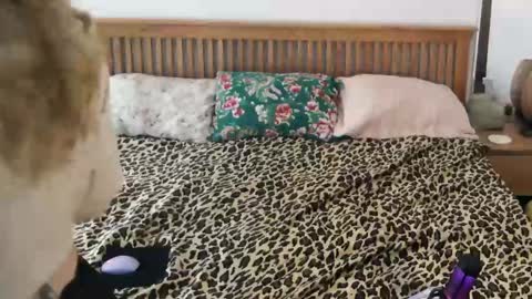 Snapshot of gin_and_juice_ chatting on September 10, 2025, 4:56 am Suki online show from September 10, 2025, 4:56 am