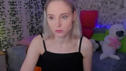 Snapshot of gina_lovelyy chatting on June 28, 2026, 1:00 am Gina online show from June 28, 2026, 1:00 am