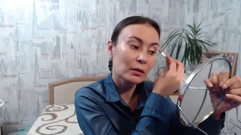 Snapshot of ginaxsoulah__ chatting on October 5, 2025, 10:35 am ginaxsoulah online show from October 5, 2025, 10:35 am