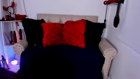 PAMELA  online show from September 12, 2025, 7:25 pm