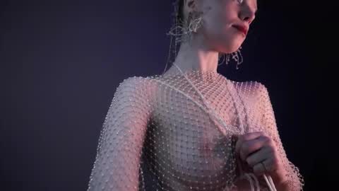        im expecting 350 thumbs up on my altar   online show from February 17, 2026, 10:16 pm