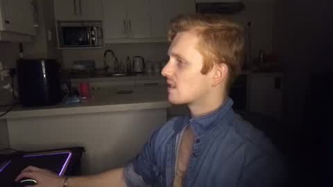 Snapshot of gingerboy_69 chatting on December 2, 2025, 1:33 am Jay online show from December 2, 2025, 1:33 am