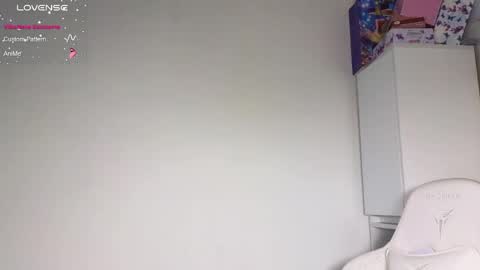 gingercute17 online show from April 23, 2026, 5:19 am