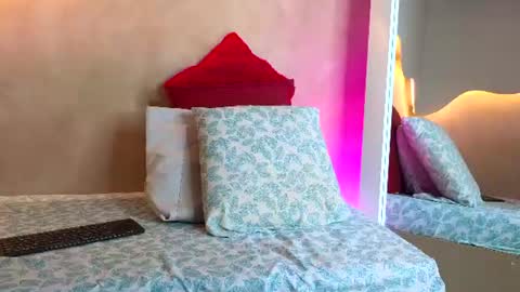 Snapshot of gingermoon_ chatting on July 10, 2026, 1:03 pm Ginger online show from July 10, 2026, 1:03 pm