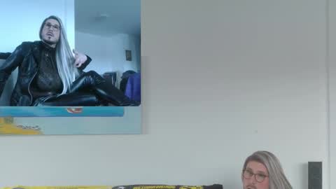 GingerPink online show from November 28, 2025, 12:30 pm