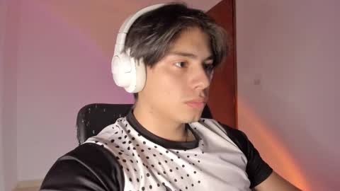 Snapshot of gio_russo chatting on March 8, 2026, 2:04 am GioRusso online show from March 8, 2026, 2:04 am