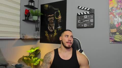 Snapshot of giorgio_leone2 chatting on December 11, 2024, 11:21 pm Giorgio leone online show from December 11, 2024, 11:21 pm