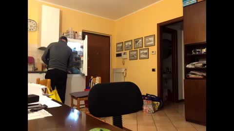 giovanni_1964 online show from April 12, 2026, 3:17 pm