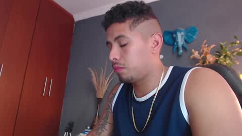 Snapshot of girge23 chatting on December 3, 2024, 8:39 pm piggy boy online show from December 3, 2024, 8:39 pm