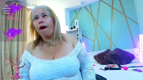 Snapshot of girl_amada chatting on October 1, 2025, 7:20 pm Girl Amada online show from October 1, 2025, 7:20 pm